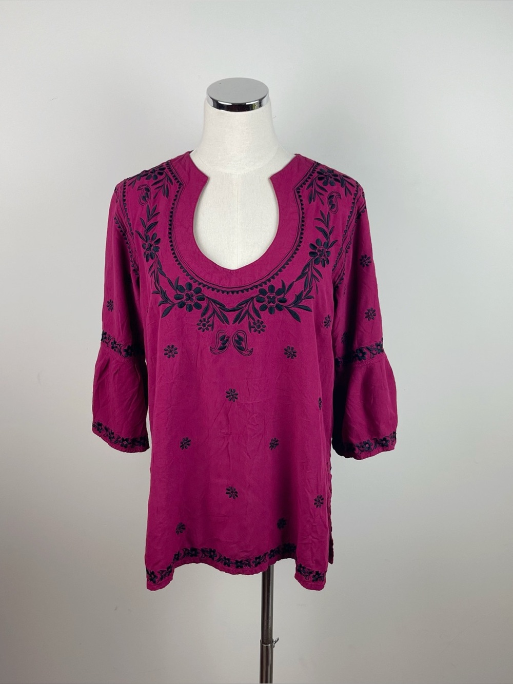 Escapada Red Black Embroidered Floral Bell Sleeve Blouse Top Women Medium